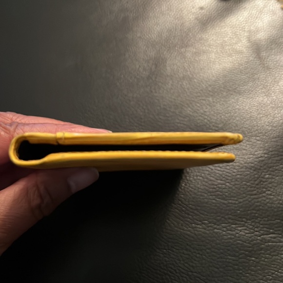 Louis Vuitton Yellow Epi Card Case SP0020 - Picture 9 of 9